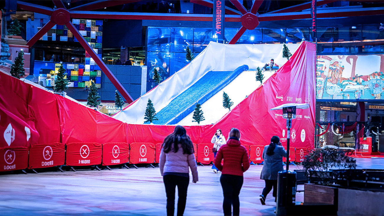 Llega a Alcorcón el tobogán más divertido de la Navidad