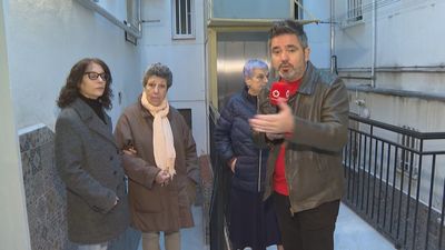 "Tenemos miedo a salir", la tensión diaria de los vecinos de un narcopiso en Valdezarza