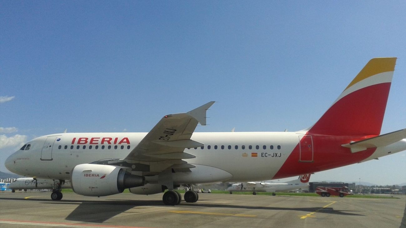 Los sindicatos convocan 8 jornadas de huelga en Iberia en plenas navidades