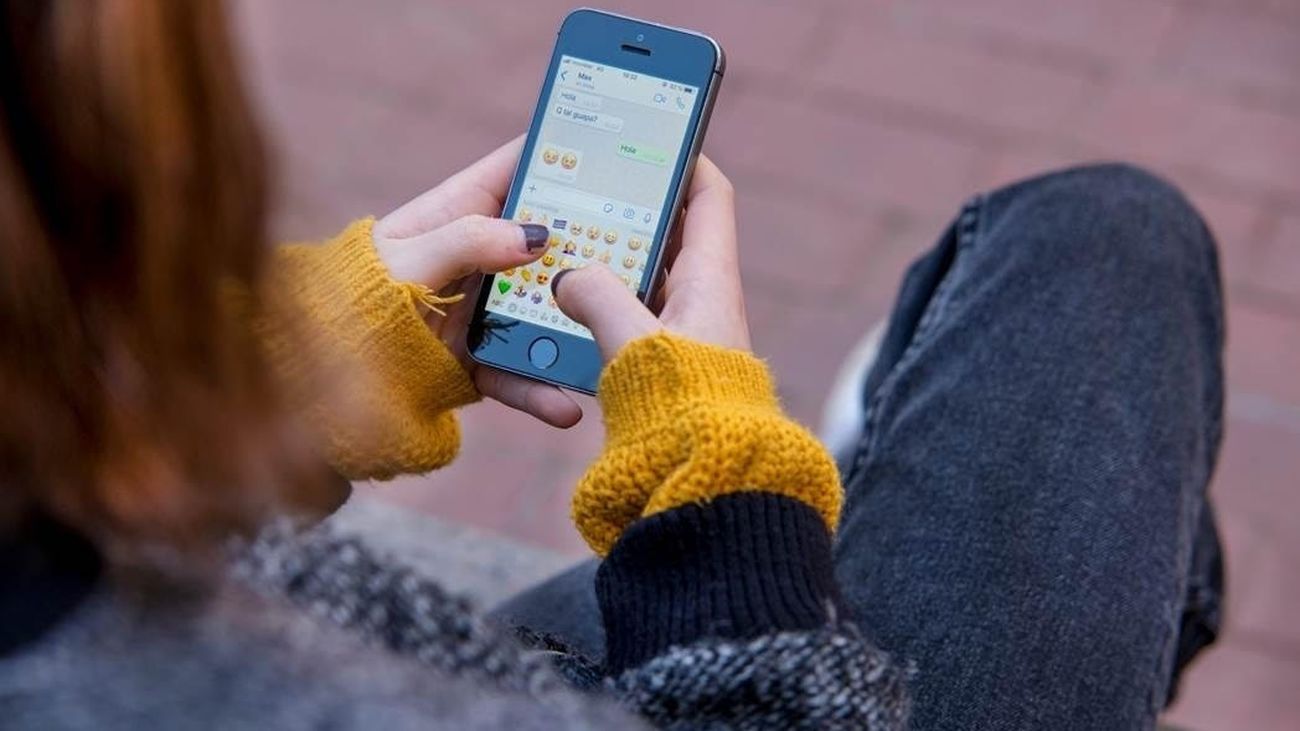 Educación propone prohibir el uso del móvil en horario lectivo en Primaria y la ESO