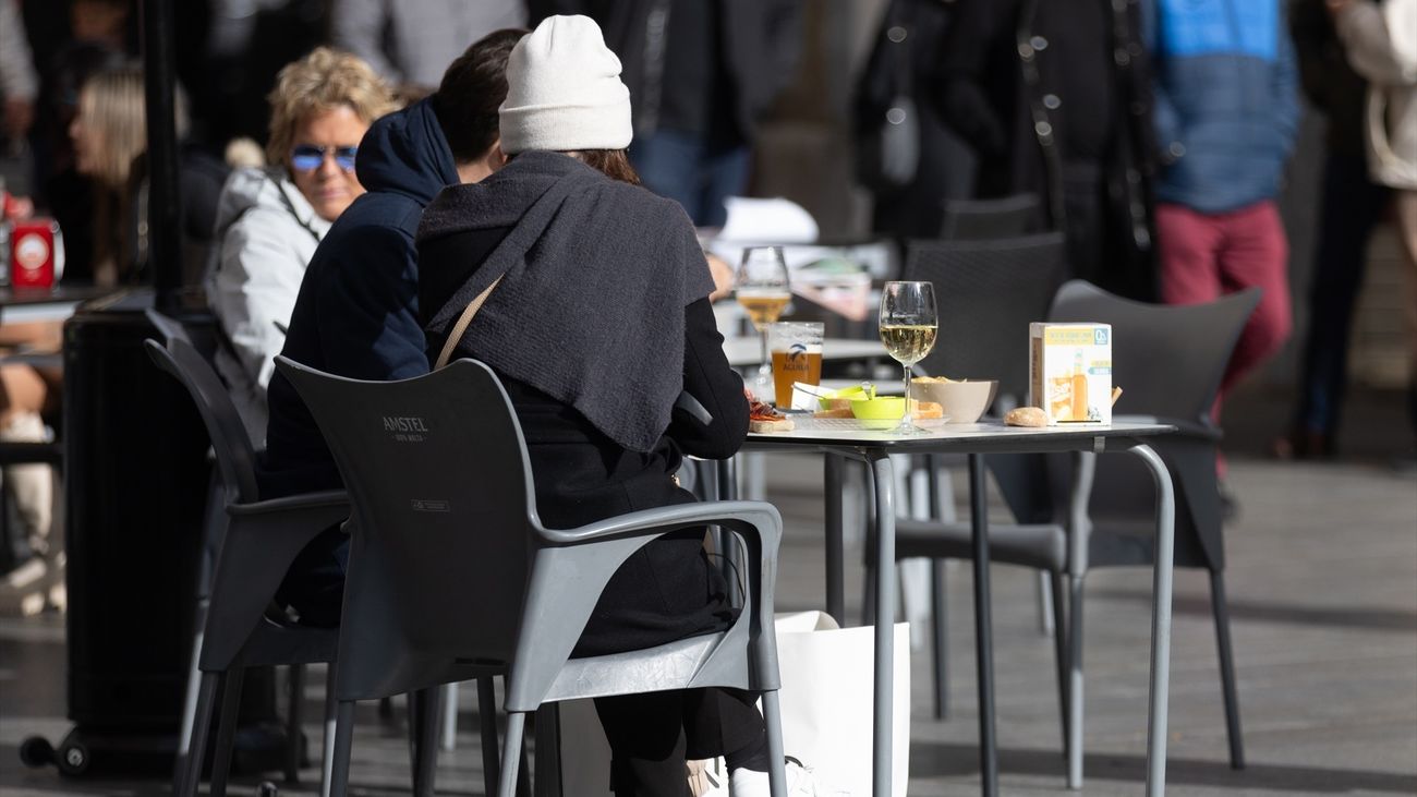 Una nueva moda trae de cabeza a los hosteleros: compartir el menú del día