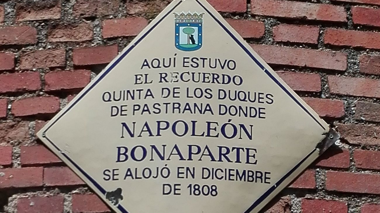 Placa en recuerdo de la estancia de Napoleón Bonaparte en Madrid en 1808