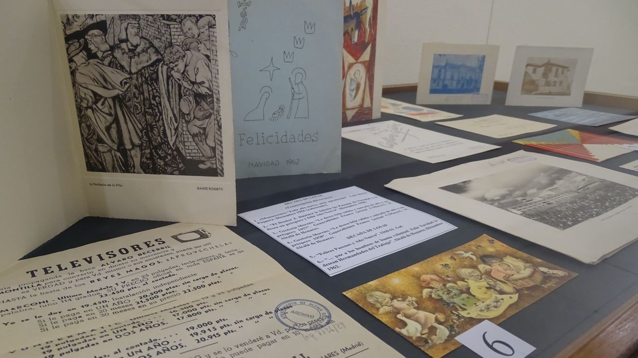 Exposición de postales y otro material navideño en Alcalá de Henares