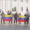 Venezolanos opositores a Nicolás Maduro se concentran ante el Congreso en Madrid