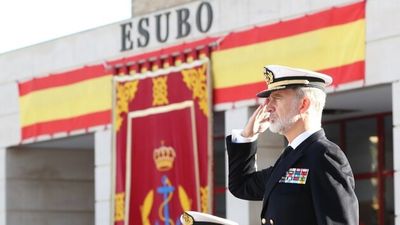 El Rey acude a la Escuela de Suboficiales de la Armada en Cádiz