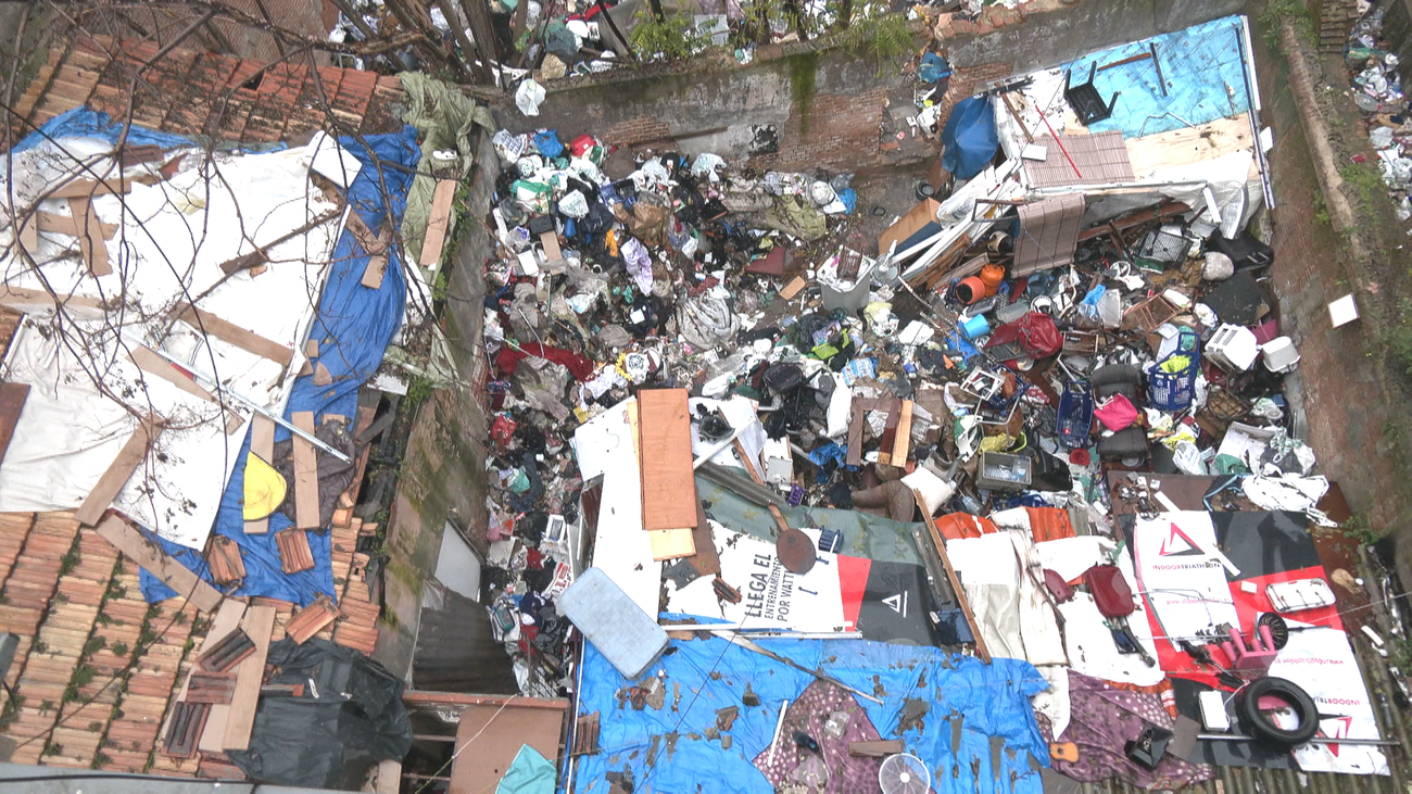 De un edificio okupa a un solar vertedero de infraviviendas en Tetuán