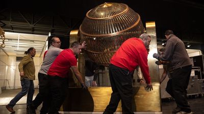 Comienza la cuenta atrás para el Sorteo de Navidad, llegan los bombos al Teatro Real