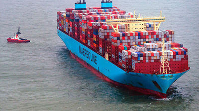 El gigante de logística Maersk suspende su tráfico de contenedores por el Mar Rojo