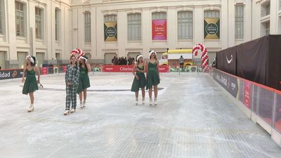 La pista de hielo de Cibeles abre sus puertas hasta el 5 de enero