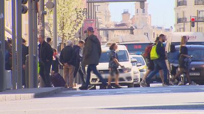 Diseñan un sistema que acortaría de 20 a 6 minutos el tiempo que se tarda en aparcar en Madrid