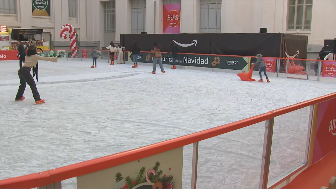 Patinar en Cibeles en Navidad