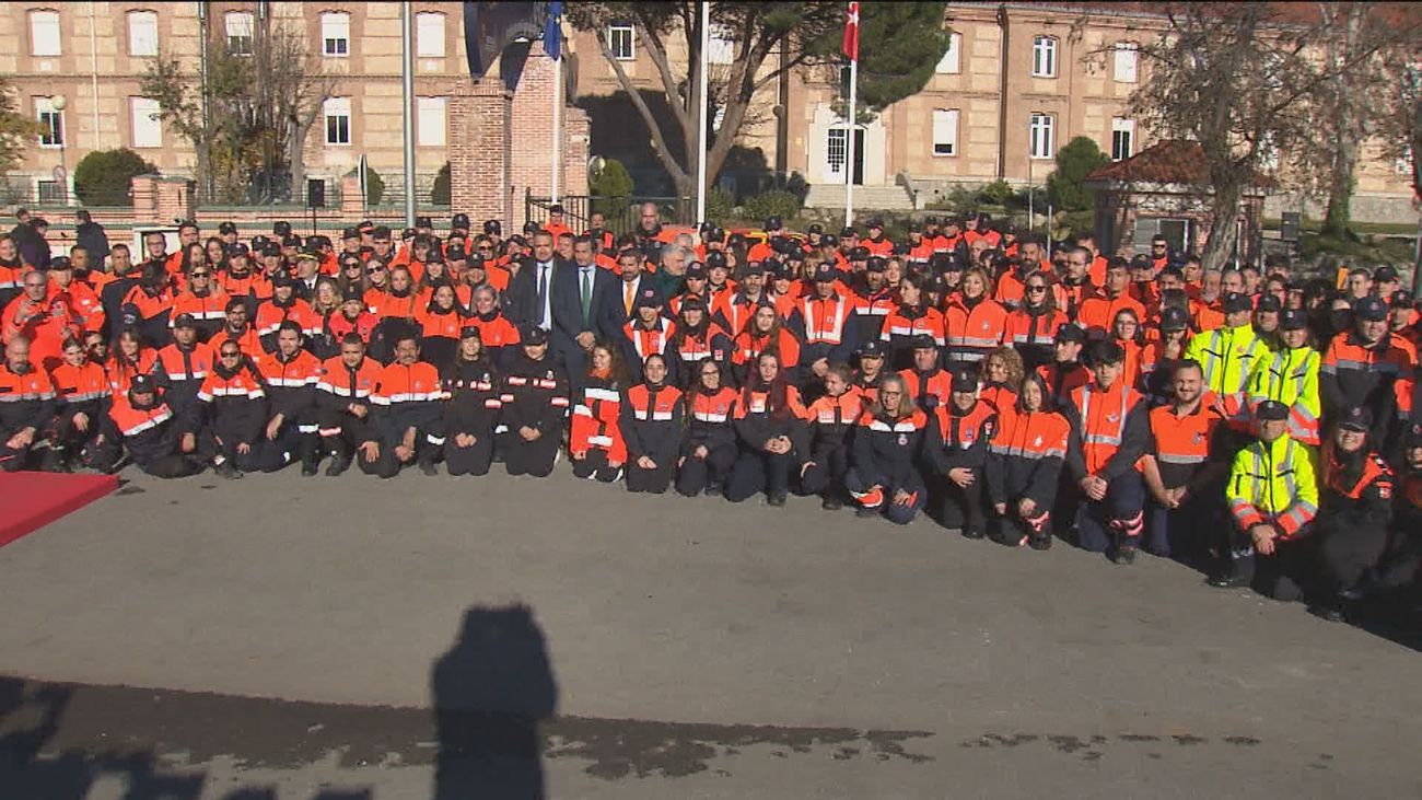 300 nuevos agentes de Protección Civil recogen sus diplomas en Tres Cantos