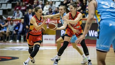 Estudiantes gana al Spar Girona y se acerca a la Copa de la Reina