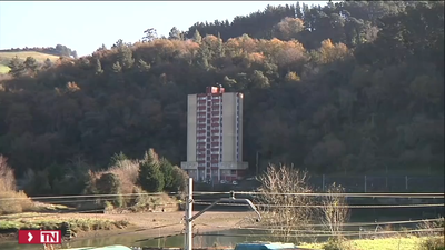 Muere una mujer en su casa tras recibir el impacto de una bala perdida procedente del exterior