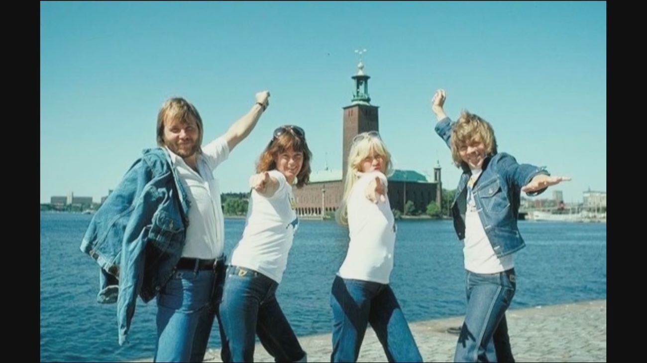 'Jeans, de la calle al Ritz', el Museo del Traje rinde homenaje a una prenda que tiene ya casi 3 siglos