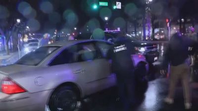 Biden se encuentra seguro después de que un coche a una camioneta de su caravana