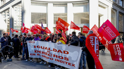 Concentración en Madrid para pedir  igualdad de derechos en centros logísticos de Inditex