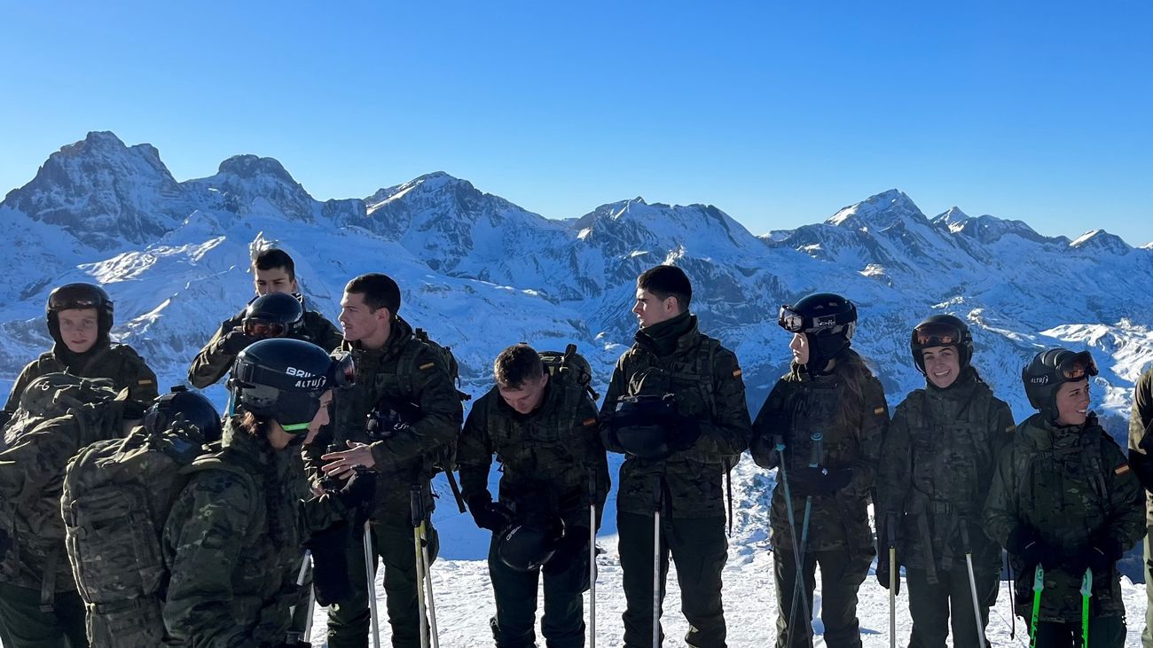 La princesa Leonor participa en ejercicios de montaña y esquí en el Pirineo aragonés