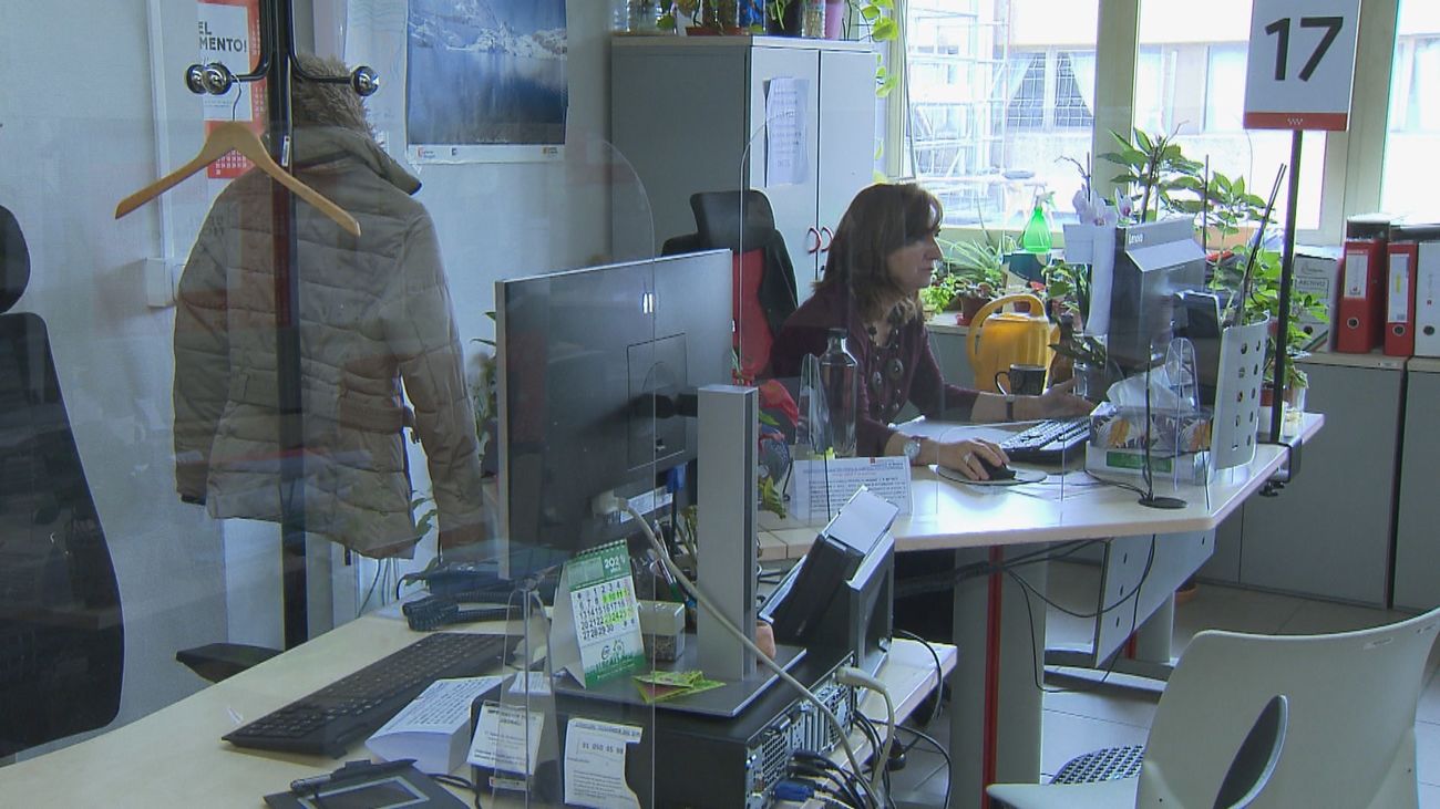 Los funcionarios pueden perder su puesto de trabajo si tienen una evaluación negativa, pero no la plaza