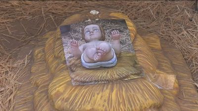 Vecinos de Benimaclet sustituyen el niño Jesús del Belén por una fotografía