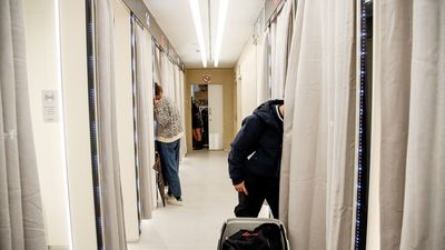 Detenido un hombre por grabar a una mujer en un probador en un centro comercial de Alcorcón