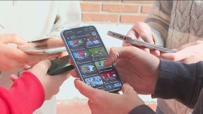 Galicia prohibirá los móviles también en los recreos a la vuelta de vacaciones