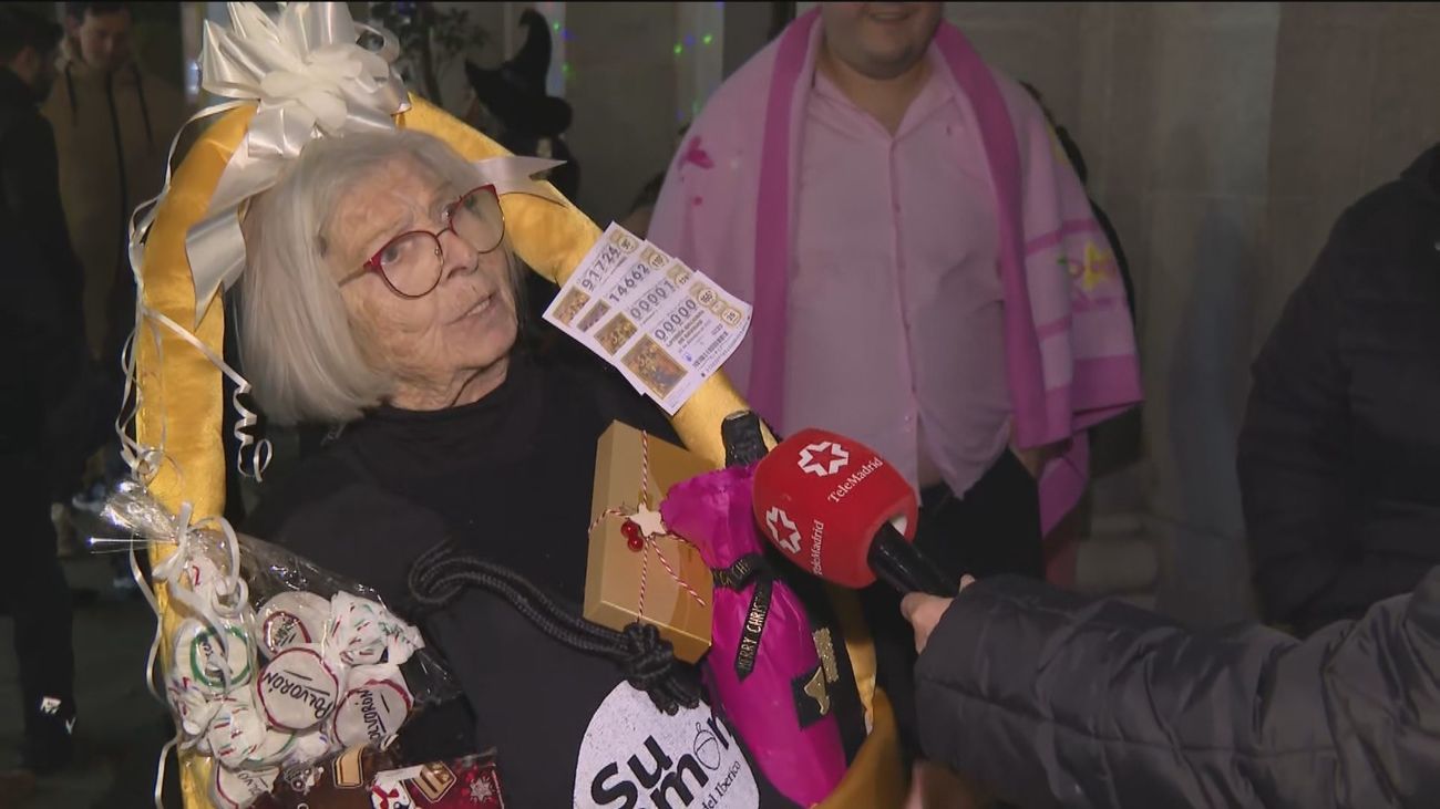 Los bombos, la tolva, la trompeta, las bolas... listos para repartir suerte en el sorteo de lotería de Navidad