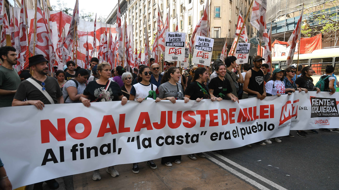 Protestas en Buenos Aires contra el plan de ajuste económico de Milei