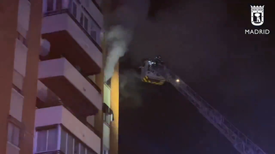 15 intoxicados en el incendio de una vivienda en Fuencarral