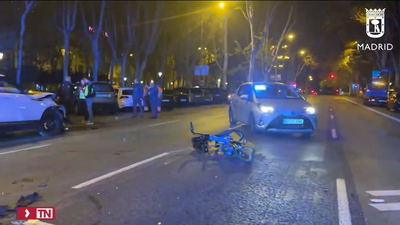 Una mujer atropellada por un VTC tras ser empujado por otro coche en Madrid