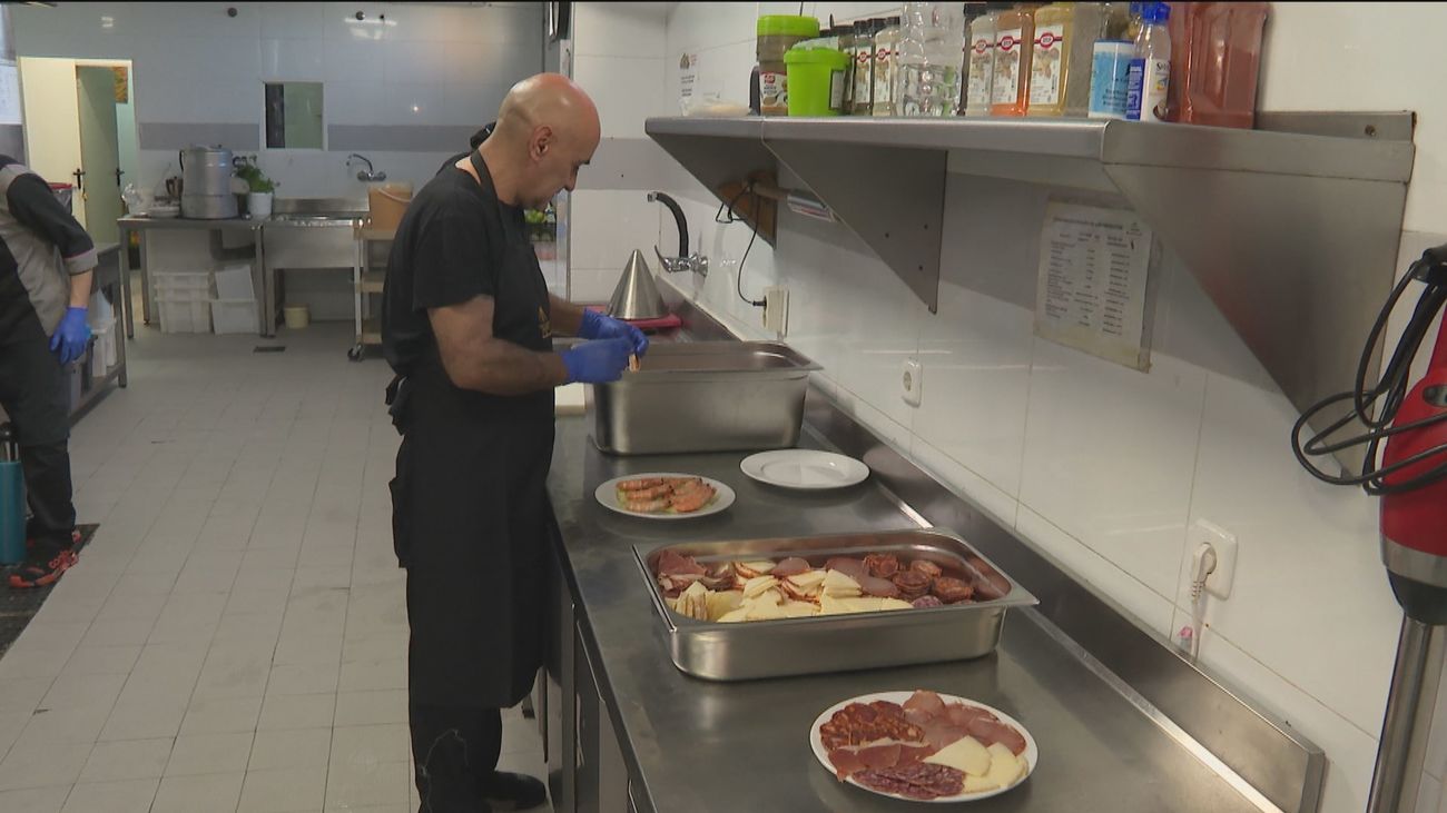 Mensajeros de la Paz celebra su tradicional Cena Solidaria de Nochebuena en el Teatro Real