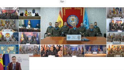 Sánchez felicita la Navidad  a los militares en el exterior