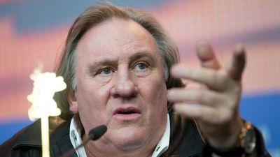 Polémica en Francia por una tribuna en la que 50 artistas defienden a Depardieu
