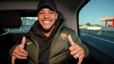 Vitor Roque ya está en Barcelona
