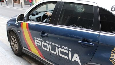 Detenido un hombre que se hacía pasar por policía para amenazar y exigir dinero a jóvenes
