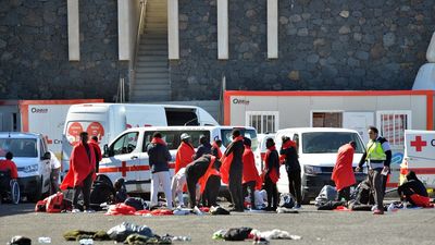 Llegan alrededor de 300 migrantes en 4 cayucos a El Hierro y Lanzarote