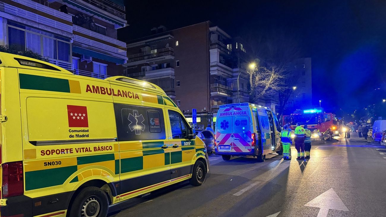 Una mujer de 83 años intoxicada leve tras un incendio en una vivienda en Móstoles