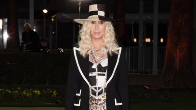 Cher solicita la custodia de su hijo de 47 años