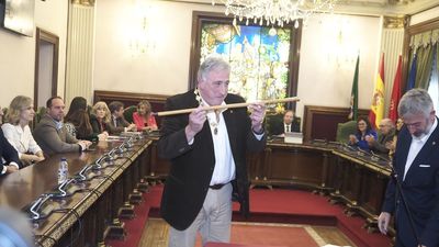 Tensión durante la moción de censura que ha dado la alcaldía de Pamplona a Bildu