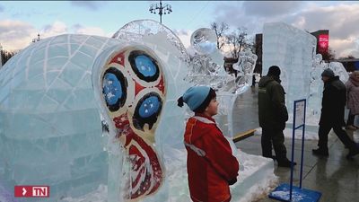 Esculturas de hielo en Moscú para celebrar el Foro Internacional de Rusia