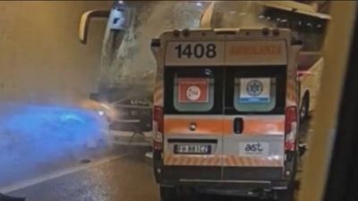 Cuatro muertos en un accidente de tráfico en el interior de un túnel de Italia