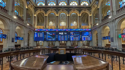 El IBEX sube el 2,01 %, el mayor avance del año, impulsado por los bancos