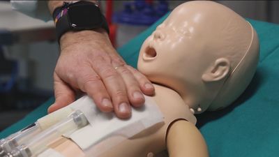 Un corazón mecánico para dar tiempo a niños pequeños