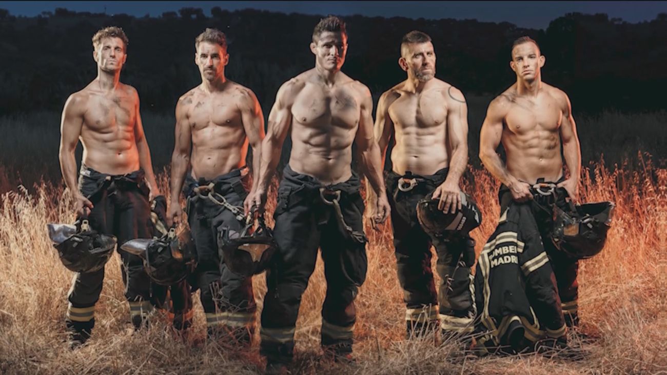 El calendario de los bomberos del Ayuntamiento de Madrid llega con sorpresa