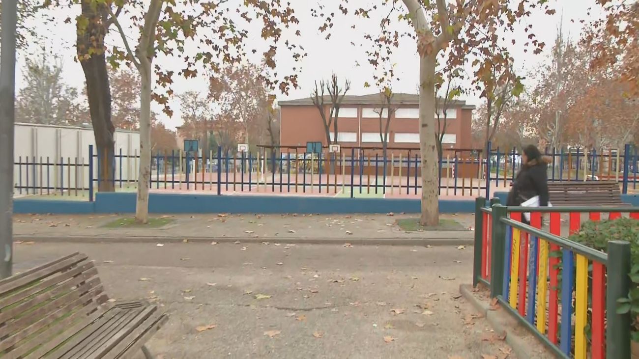 Una patrulla de la Policía Nacional salva la vida a un menor apuñalado por dos Trinitarios