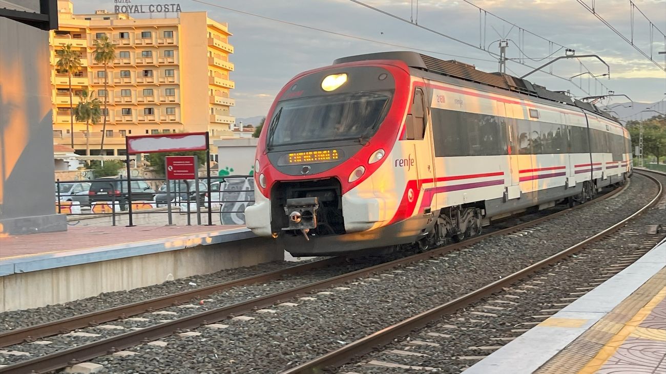 Ya se pueden adquirir los nuevos abonos gratuitos para Cercanías y Media Distancia de Renfe