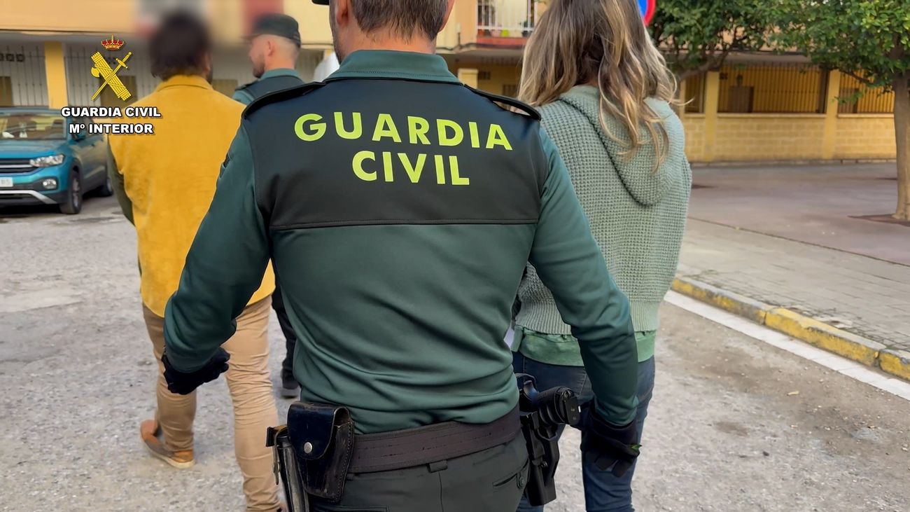 Detención del matrimonio en el puerto de Algecira