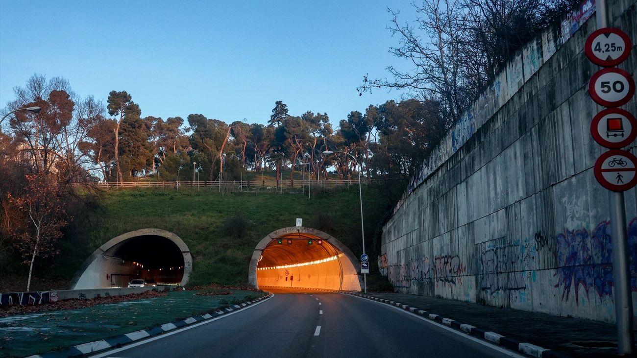 Un túnel con radar de tramo en la calle Sinesio Delgado