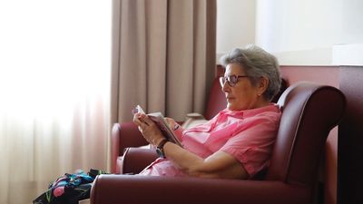 La Comunidad de Madrid lanza un programa para fomentar la lectura en las personas mayores