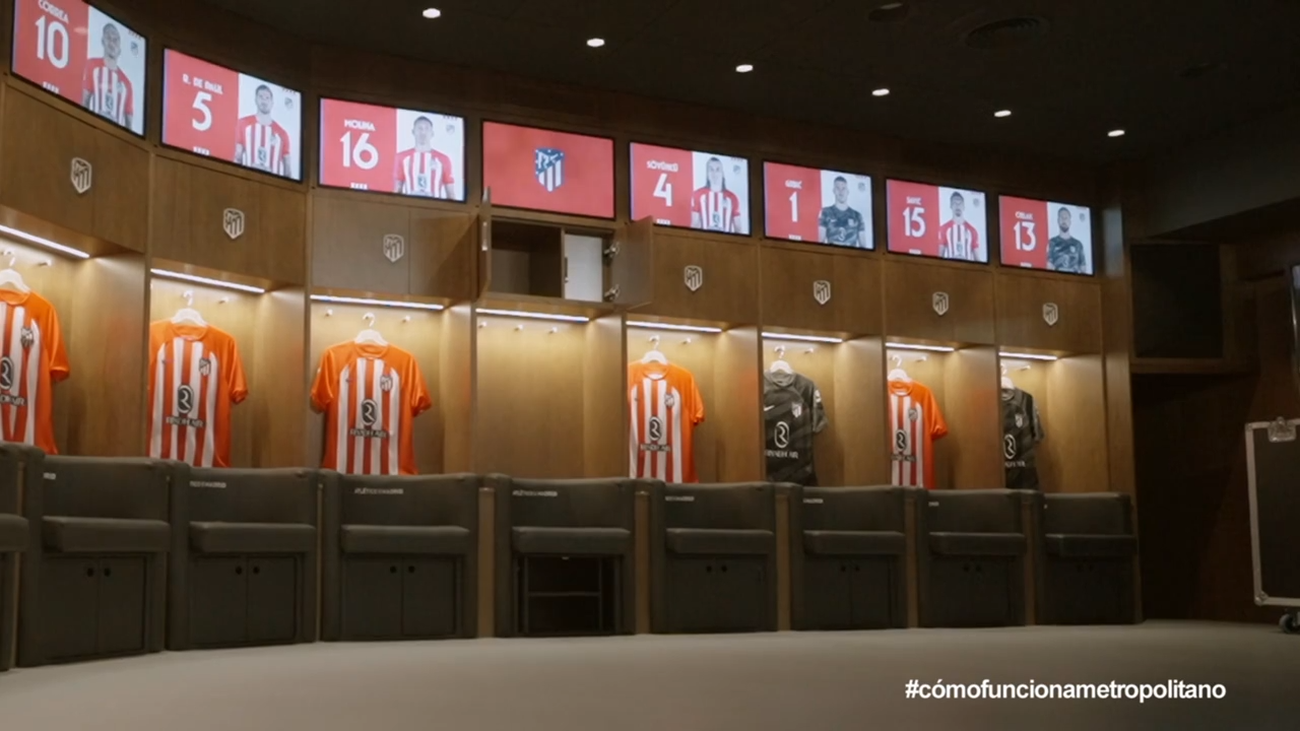 Así preparan los utilleros el vestuario del Atletico de Madrid